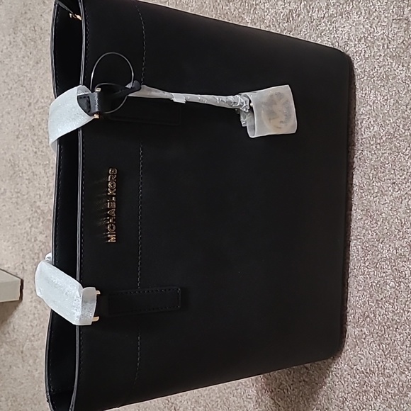 Michael Kors Handbags - Michael Kors bag